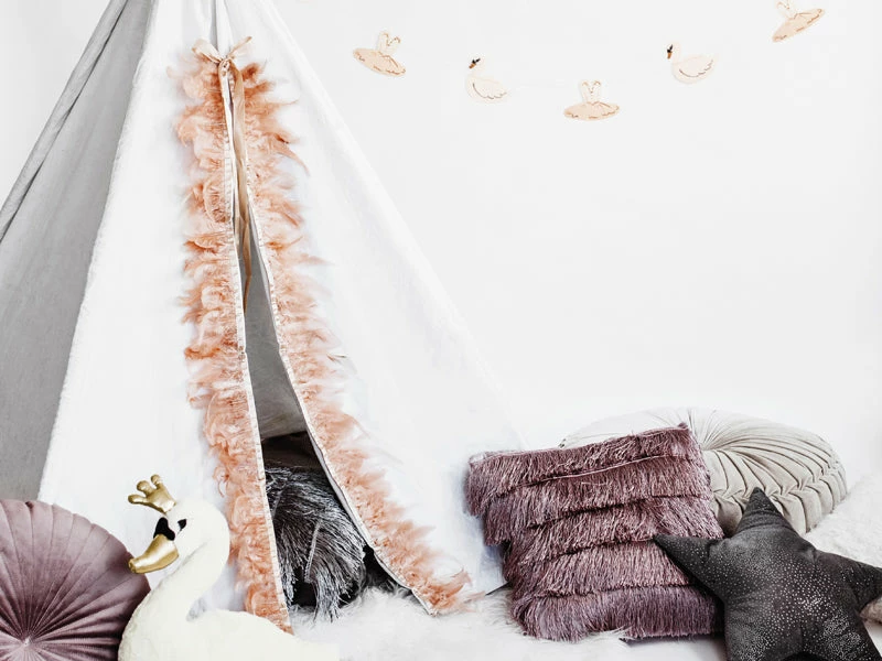 PartyDeco Feather Garland - Blush Beige Paper Garlands + Buntings 5 PartyDeco Feather Garland - Blush Beige Paper Garlands + Buntings